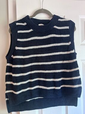 Wonens medium Faherty Navy and White Striped Knit linen shirt
